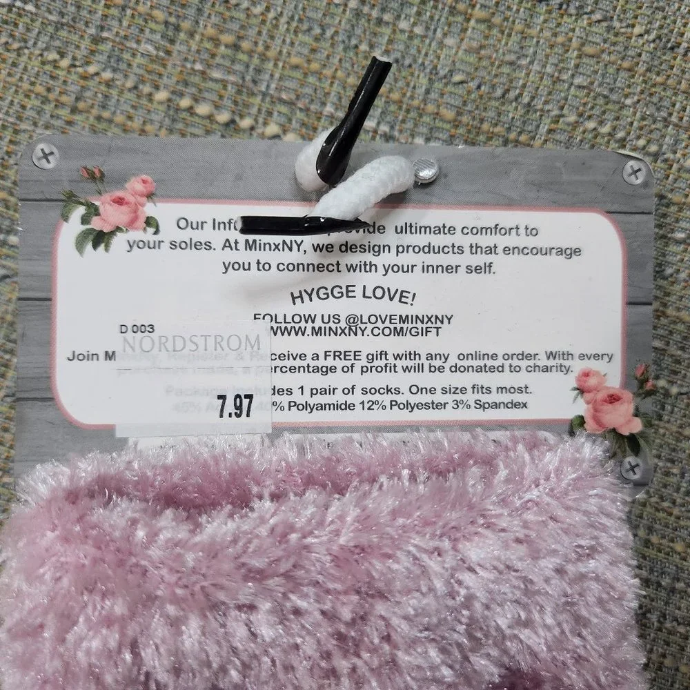 NWT Aromatsone Womens 6-10 1 Pair Fair isle Trees Socks Rose Scented